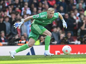 Arsenal v Manchester United 2021-22 Collection: Arsenal vs Manchester United: Aaron Ramsdale's Unforgettable Performance - Premier League 2021-22