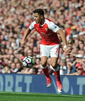 Arsenal vs Manchester United: Alexis Sanchez in Action, Premier League 2016-17