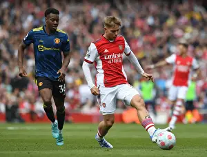Arsenal vs Manchester United: Emile Smith Rowe vs Anthony Elanga - Intense Battle in the Premier League