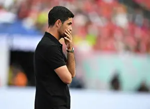 Arsenal vs Manchester United: Mikel Arteta Leads Gunners in Pre-Season Clash at MetLife Stadium (2023-24)