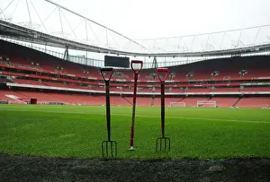 Arsenal V Manchester United 2014-15 Prints: Arsenal vs Manchester United: Premier League Battle at Emirates Stadium (2014-15)