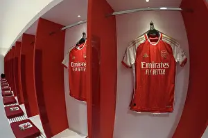 Arsenal vs Manchester United: Premier League Showdown - Pre-Match Shirt Unveiling (2023-24)