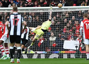 Arsenal vs Newcastle United: Aaron Ramsdale in Action at Emirates Stadium (2021-22)