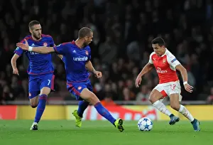 Arsenal vs. Olympiacos: Alexis Sanchez Goes Head-to-Head in 2015/16 Champions League Showdown