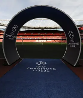 Arsenal V Olympiacos 2015/16 Prints: Arsenal vs Olympiacos: UEFA Champions League 2015/16 at Emirates Stadium, London