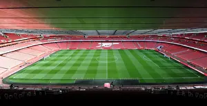 Arsenal vs. Queens Park Rangers: 2012-13 Premier League Clash at Emirates Stadium