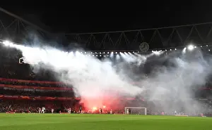 Arsenal vs. Stade Rennais: Europa League Clash Disrupted by Flares in Intense Atmosphere
