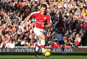 Arsenal V Sunderland 2008-9 Prints: Arsenal vs. Sunderland: Arshavin's Scoreless Showdown in the Barclays Premier League (0:0)