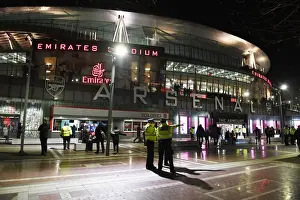 Arsenal vs Sunderland: Carabao Cup Quarterfinals - Fan Excitement at Emirates Stadium