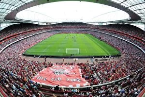 Emirates Stadium Collection: Arsenal vs Sunderland: Premier League Clash at Emirates Stadium