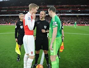 Images Dated 5th December 2015: Arsenal vs. Sunderland: Premier League Pre-Match Captains Discussion (December 2015)