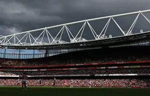 Arsenal vs. Tottenham: Barclays Womens Super League Clash at Emirates Stadium