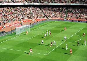 Arsenal Women V Tottenham Hotspur Women 2022-23 Prints: Arsenal vs. Tottenham: FA Womens Super League Clash at Emirates Stadium