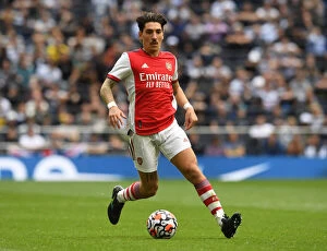 Tottenham Hotspur v Arsenal - The Mind Series 2021-22 Collection: Arsenal vs. Tottenham Hotspur: London Football Rivalry - Hector Bellerin in Action