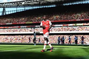 Arsenal vs. Tottenham: Intense Showdown - Pepe Faces Off