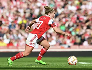 Arsenal Women V Tottenham Hotspur Women 2022-23 Prints: Arsenal vs. Tottenham: Kim Little's Battle for FA Women's Super League Victory at the Emirates