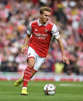 Arsenal vs. Tottenham: Martin Odegaard's Intense Showdown in the 2022-23 Premier League Clash
