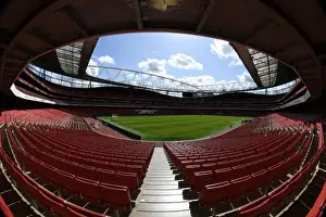 Arsenal vs. Tottenham: Premier League Rivalry at Emirates Stadium (2019-20)