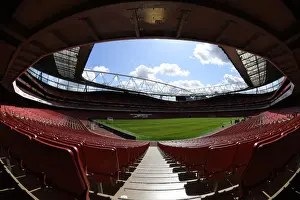 Arsenal vs. Tottenham: Premier League Rivalry at Emirates Stadium (2019-20)