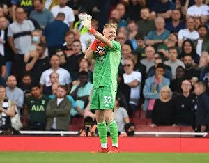 Arsenal vs. Tottenham: Ramsdale's Premier League Debut Showdown at Emirates Stadium (2021-22)