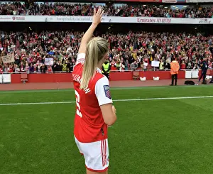 Arsenal vs. Tottenham: Williamson's Emotional Moment after Clash in Barclays Womens Super League