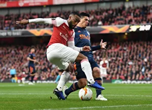 Arsenal vs Valencia: Alex Lacazette Clashes with Facundo Roncaglia in UEFA Europa League Semi-Final First Leg