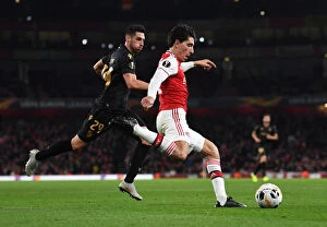 Images Dated 24th October 2019: Arsenal vs. Vitoria Guimaraes: Hector Bellerin Clashes in UEFA Europa League Group F
