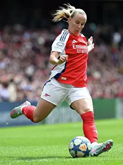 Arsenal Women V Olympic Lyonnais 2024-25 Prints: Arsenal WFC v Olympique Lyonnais - UEFA Women's Champions League Semi Final First Leg