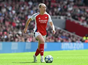 Arsenal Women V Olympic Lyonnais 2024-25 Prints: Arsenal WFC v Olympique Lyonnais - UEFA Women's Champions League Semi Final First Leg