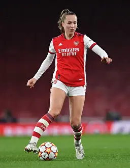 Arsenal WFC vs. FC Barcelona: A Battle in the UEFA Women's Champions League at Emirates Stadium
