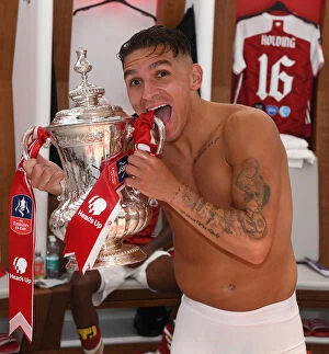 Images Dated 2nd August 2020: Arsenal Wins Empty FA Cup at Wembley Stadium (2020)
