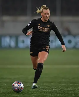 FC Zurich Frauen V Arsenal Women 2022-23 Prints: Arsenal Women Battle FC Zurich in UEFA Champions League Group C Showdown