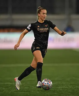 FC Zurich Frauen V Arsenal Women 2022-23 Prints: Arsenal Women Battle FC Zürich in UEFA Champions League Showdown