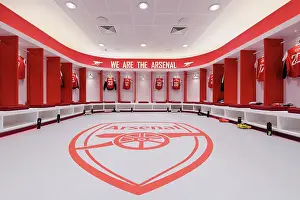Arsenal Women Gear Up for Battle: Pre-Match Preparation vs. Chelsea in FA Women's Super League at Emirates Stadium