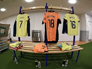 Chelsea Women V Arsenal Women 2021-22 Prints: Arsenal Women Gear Up for Chelsea Showdown: FA WSL Matchday