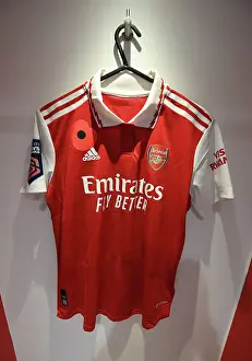 Arsenal Women V Manchester United Women 2022-23 Prints: Arsenal Women Honor Remembrance Day with Poppy Shirts vs