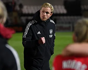 Arsenal Women V Brighton And Hove Albion Women 2021-22 Prints: Arsenal Women: Jonas Eidevall Delivers Post-Match Team Talk to Players Against Brighton Hove Albion