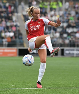 Linkoping FC v Arsenal Women 2023-24 Collection: Arsenal Women Take on Linkopings FC in UEFA Champions League Showdown