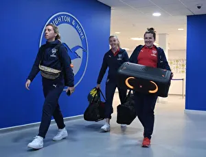 Brighton And Hove Albion Women V Arsenal Women 2018-19 Prints: Arsenal Women: Nobbs, Williamson, Mitchell Prepare for Brighton Clash
