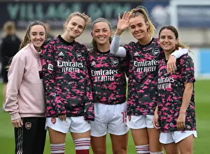 Arsenal Women: Pre-Match Huddle Against Aston Villa Women in Empty Meadow Park (2020-21)