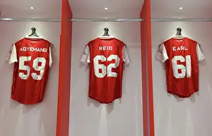 Arsenal Women V FC Zurich Frauen 2022-23 Prints: Arsenal Women: Pre-Match Huddle in the Dressing Room before Arsenal vs FC Zurich