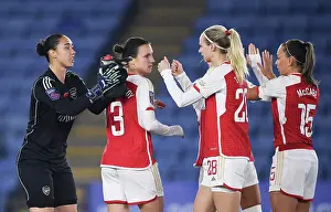 Arsenal Women: Pre-Match Huddle with Manuela Zinsberger and Amanda Ilestedt vs Leicester City (2023-24)