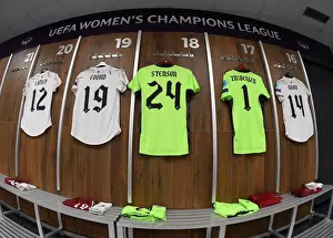 Arsenal Women V Paris Saint-Germain 2020 Prints: Arsenal Women Prepare for Paris Saint-Germain in UEFA Champions League Quarterfinal