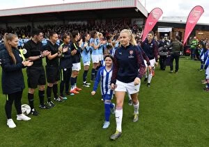 Images Dated 11th May 2019: Arsenal Women Receive Guard of Honor from Manchester City Women Ahead of WSL Match