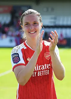 Arsenal Women Triumph Over Aston Villa: Lotte Wubben-Moy Celebrates with Fans
