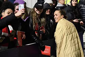 Arsenal Women Triumph Over Reading: Lia Walti Amidst Ecstatic Fans