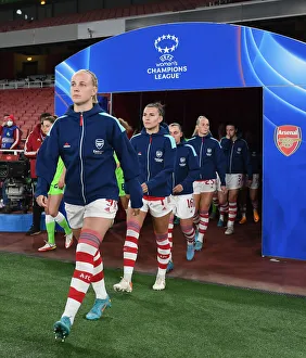 Arsenal Women vs. VfL Wolfsburg: UEFA Women's Champions League Quarterfinals (2021-22) - Beth Mead and Steph Catley Pre-Match
