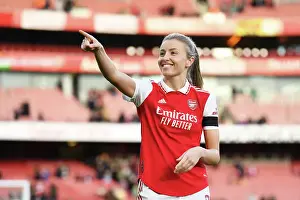 Arsenal Women vs Chelsea Women: Leah Williamson's Emotional Moment after FA WSL Clash at Emirates Stadium