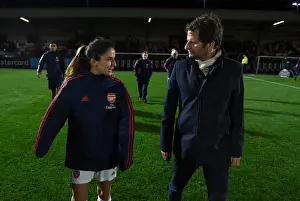 Arsenal Women vs Fiorentina Women: Montemurro and van de Donk in Deep Discussion during UEFA Champions League Match