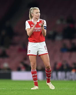 Images Dated 7th December 2022: Arsenal Women vs Juventus: Battle in Champions League Group C (December 2022)